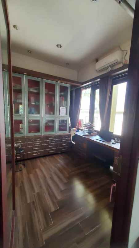dijual rumah kotawisata gunun putri
