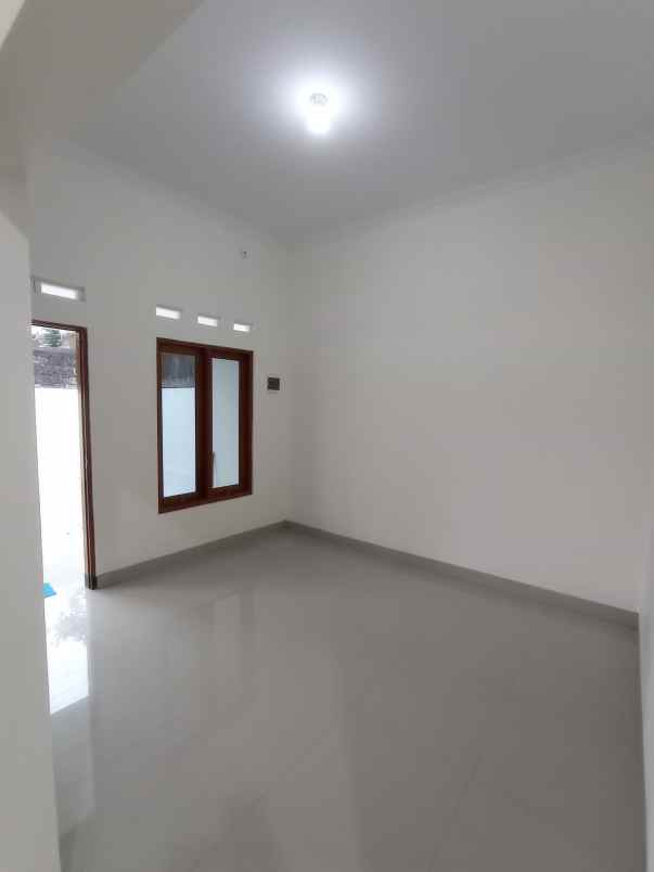 dijual rumah krapyak