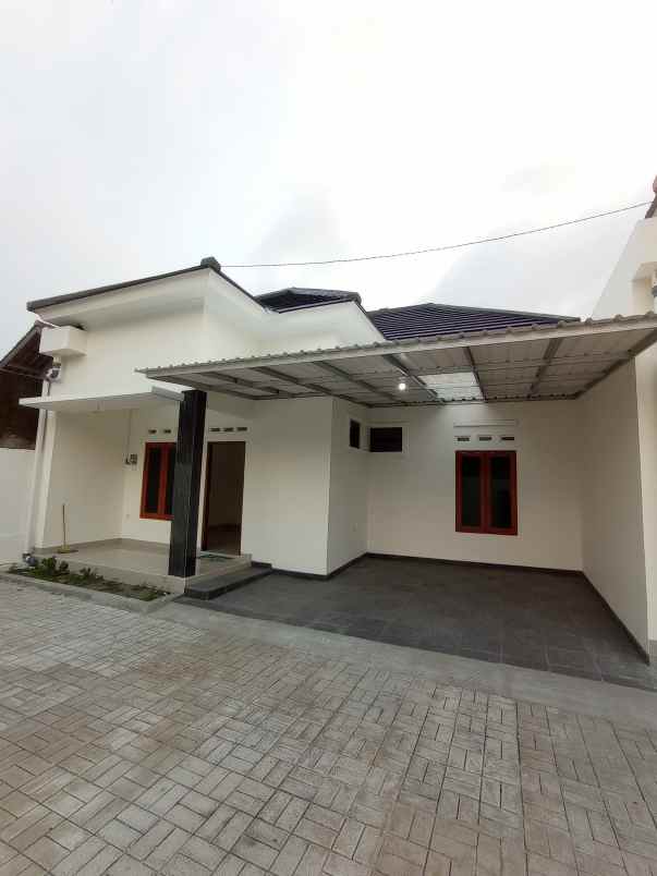 dijual rumah krapyak