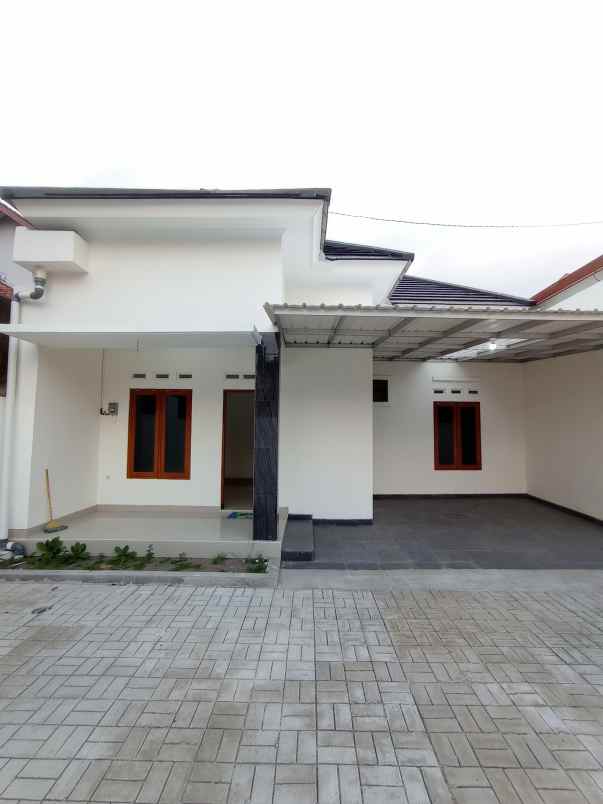 dijual rumah krapyak