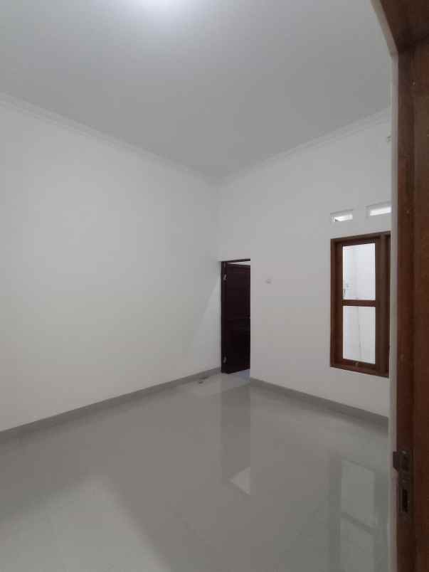 dijual rumah krapyak