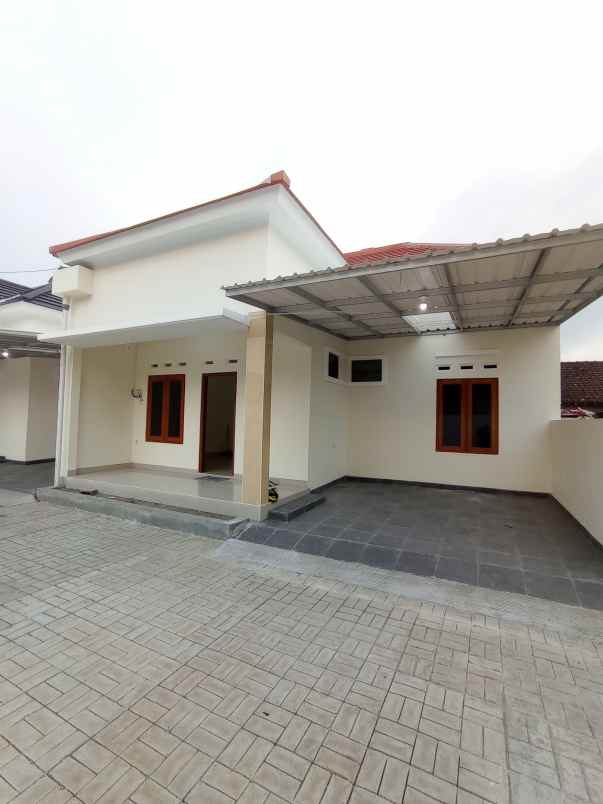 dijual rumah krapyak