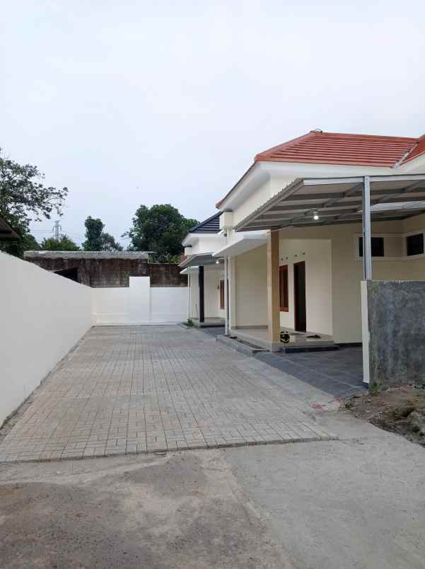 dijual rumah krapyak