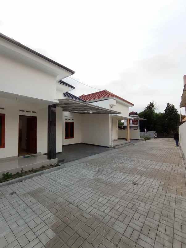 dijual rumah krapyak