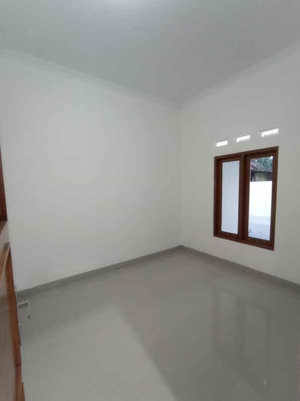 dijual rumah krapyak