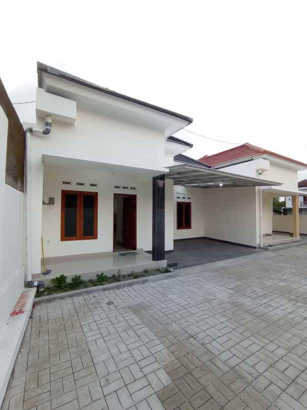 dijual rumah krapyak