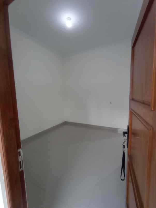 dijual rumah krapyak