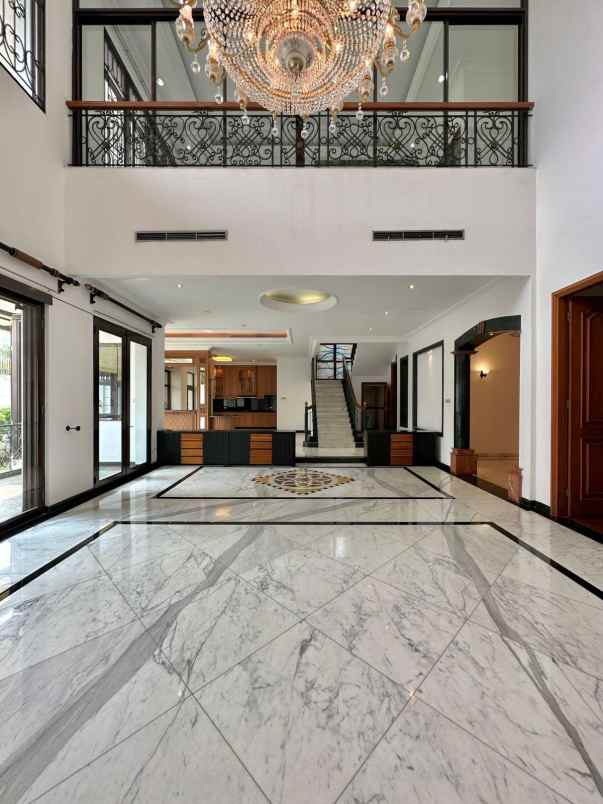 dijual rumah kunigan barat