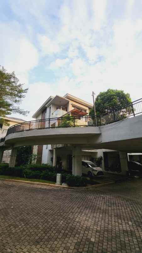 dijual rumah lebak bulus