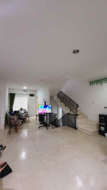 dijual rumah lebak bulus