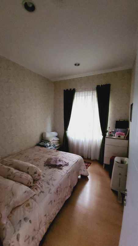 dijual rumah lebak bulus