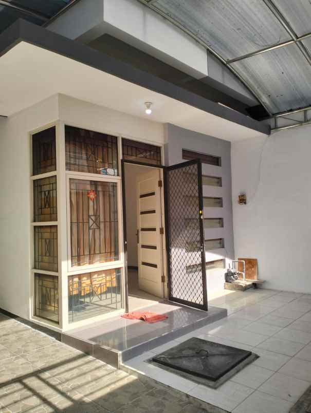 dijual rumah lebak indah kec gading