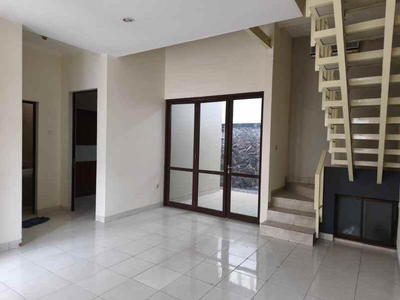 dijual rumah legenda wisata cibubur
