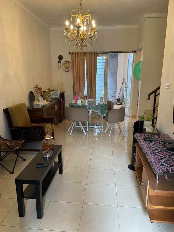 dijual rumah legoso pisangan ciputat