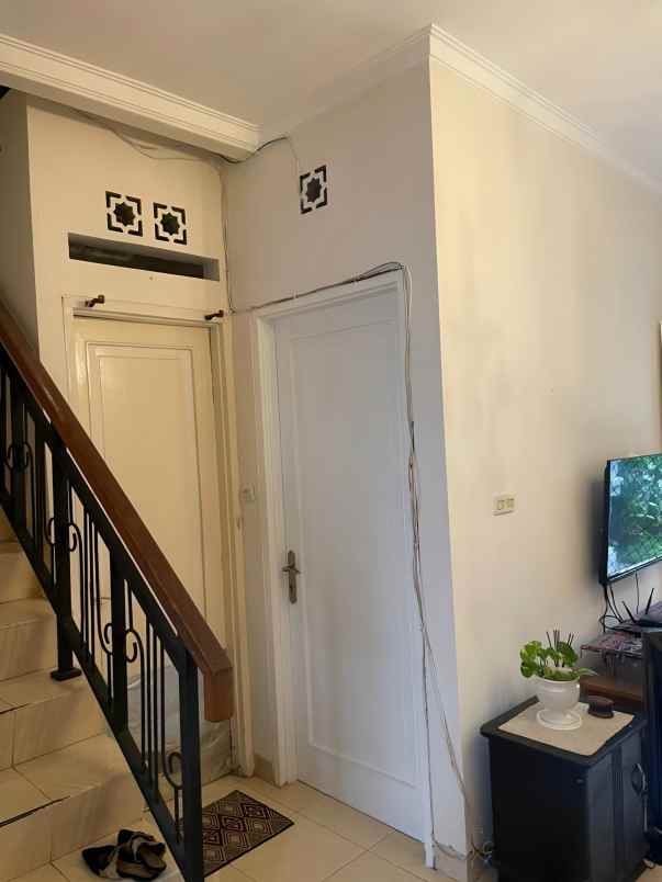 dijual rumah legoso pisangan ciputat