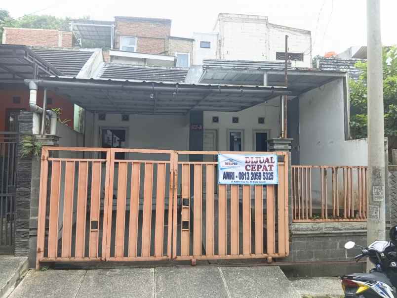 dijual rumah lembah teratai