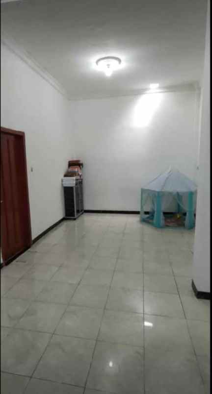 dijual rumah lidah kulon wiyung