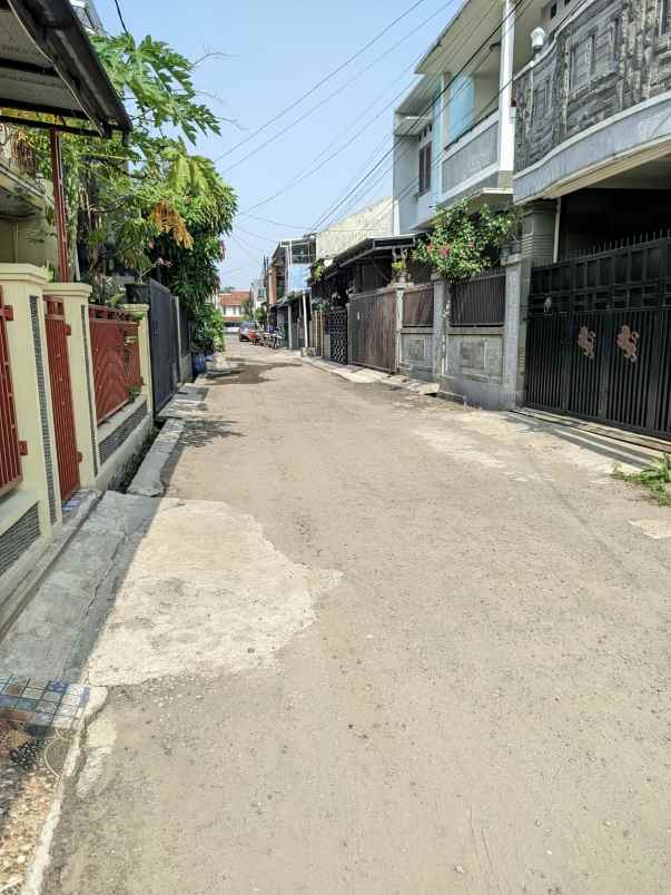 dijual rumah lokasi bina asih sentosa