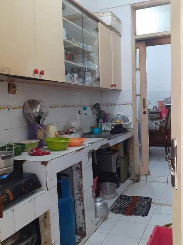 dijual rumah lokasi strategis di