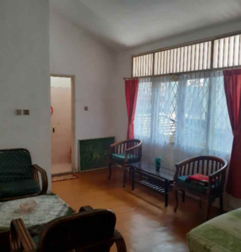 dijual rumah lokasi strategis di