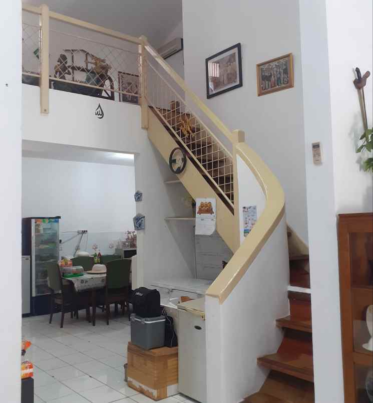 dijual rumah lokasi strategis di