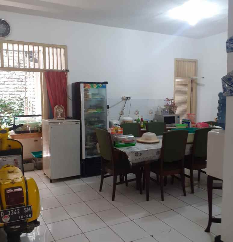 dijual rumah lokasi strategis di