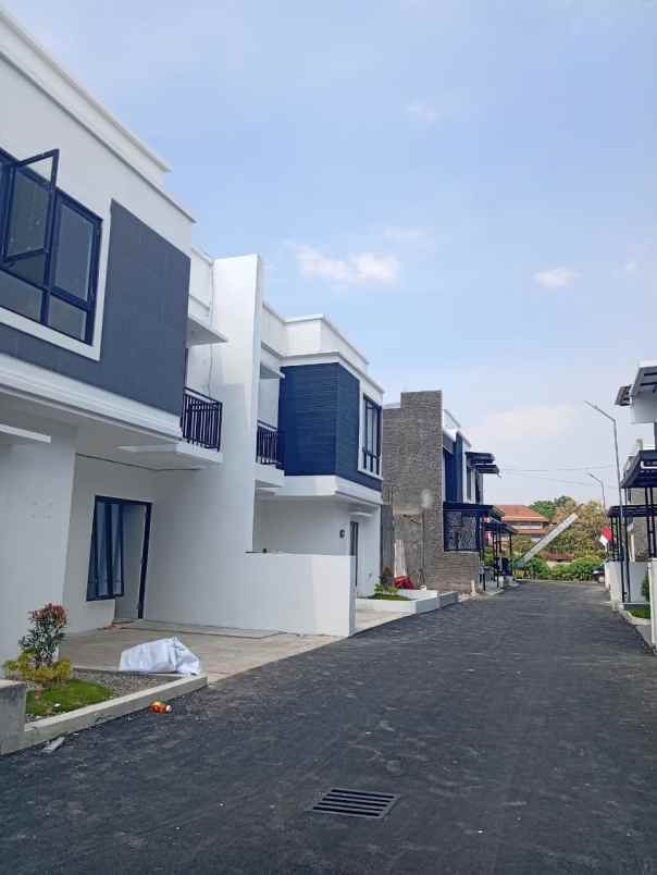 dijual rumah maguwoharjo depok sleman