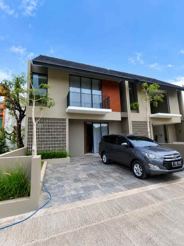 dijual rumah maguwpharjo