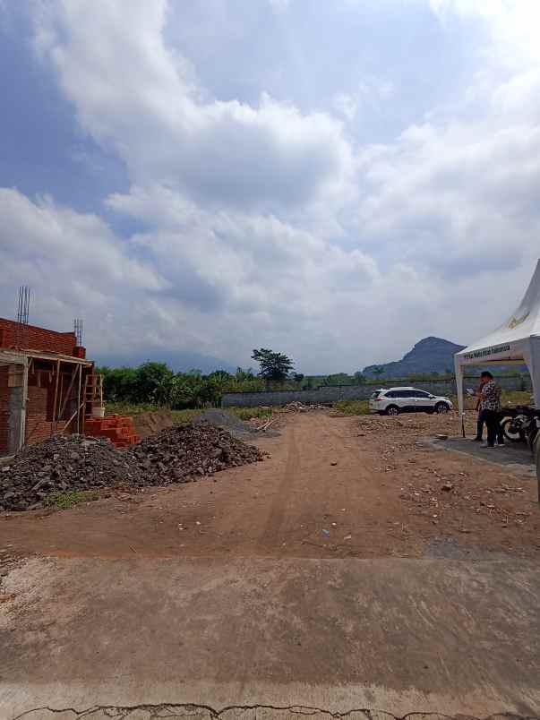 dijual rumah mandevilla calm residence