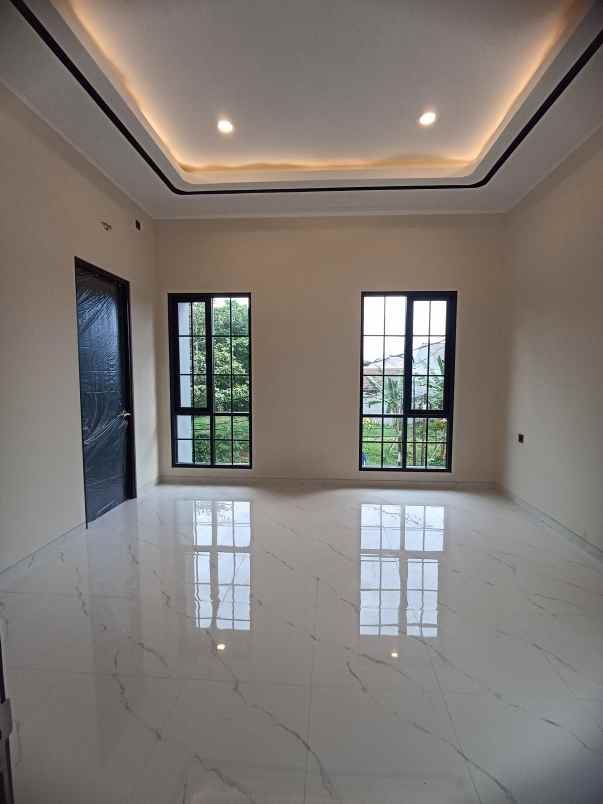 dijual rumah manyar jaya