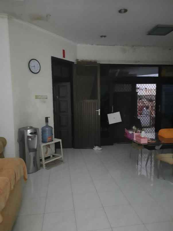 dijual rumah manyar kertoadi