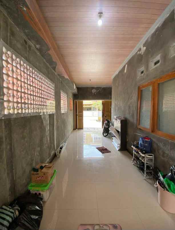 dijual rumah manyaran