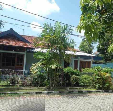 dijual rumah menanggal
