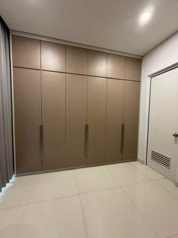 dijual rumah menteng village gading serpong