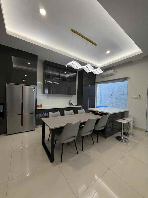 dijual rumah menteng village gading serpong