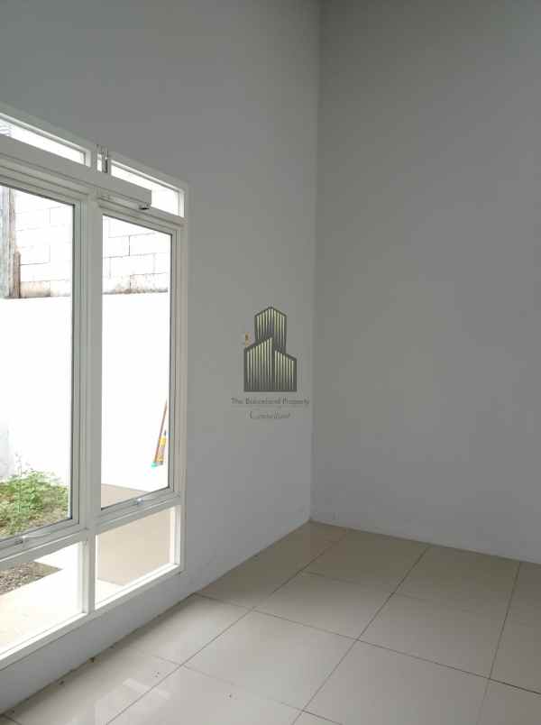 dijual rumah meteseh