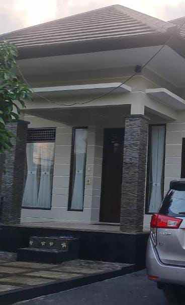 dijual rumah mewah lokasi renon selatan