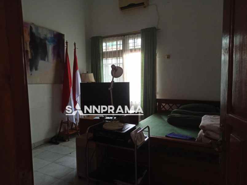 dijual rumah mewah tanah luad di pusat kota depok