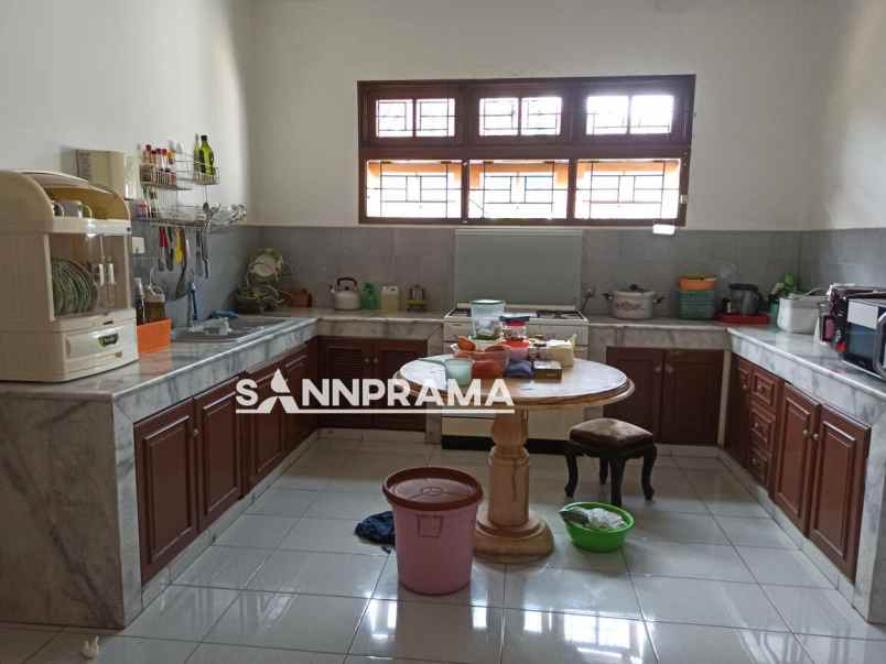 dijual rumah mewah tanah luad di pusat kota depok