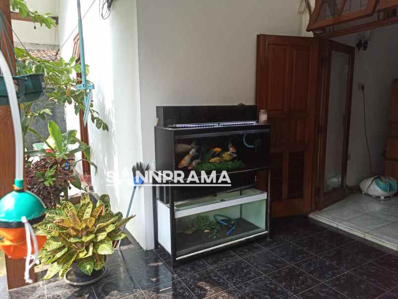 dijual rumah mewah tanah luad di pusat kota depok