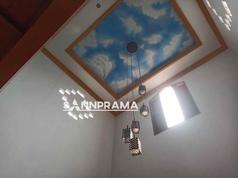 dijual rumah mewah tanah luad di pusat kota depok