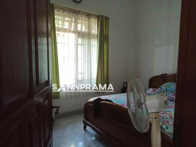 dijual rumah mewah tanah luad di pusat kota depok