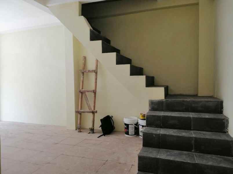 dijual rumah minomartani