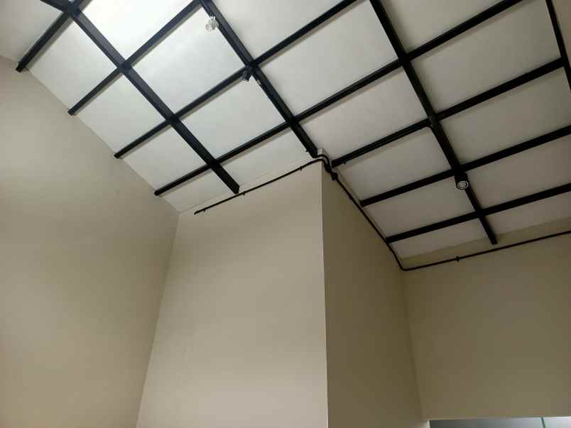 dijual rumah monang maning