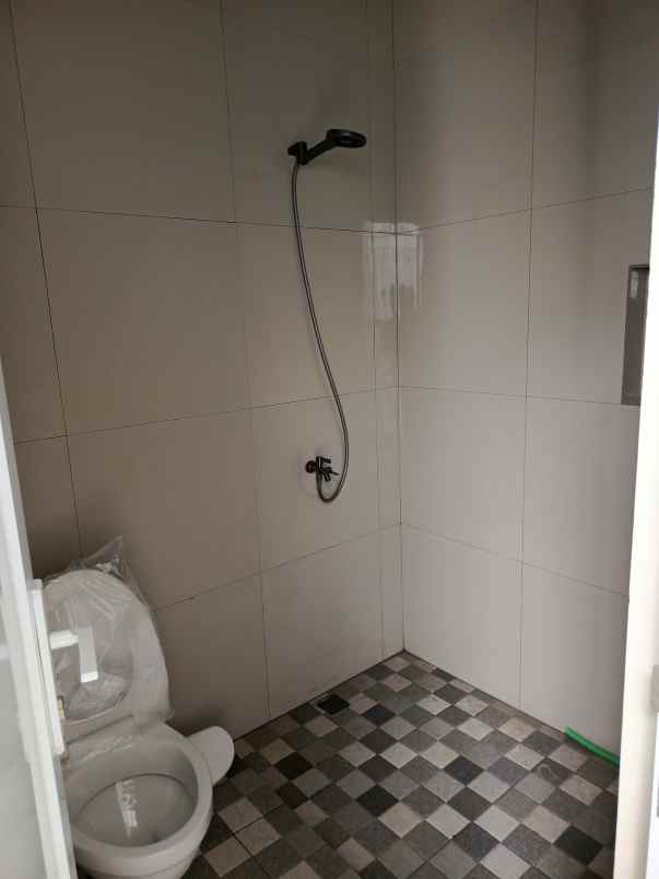 dijual rumah monang maning