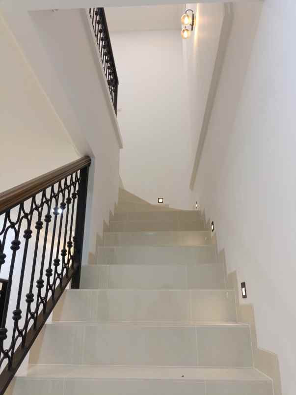 dijual rumah murah di kahfi 1 cipedak a