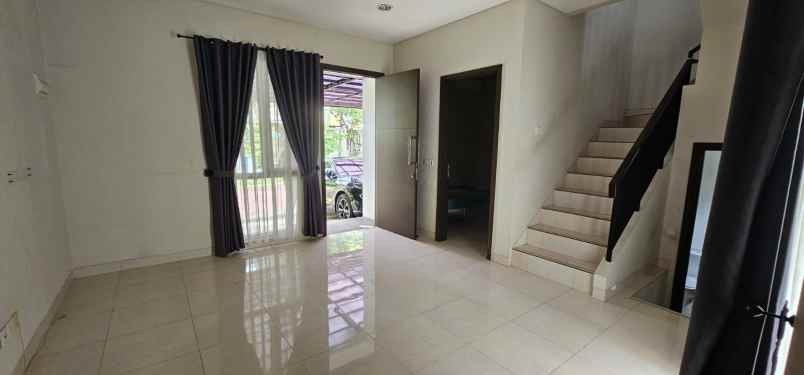 dijual rumah nusa loka bsd
