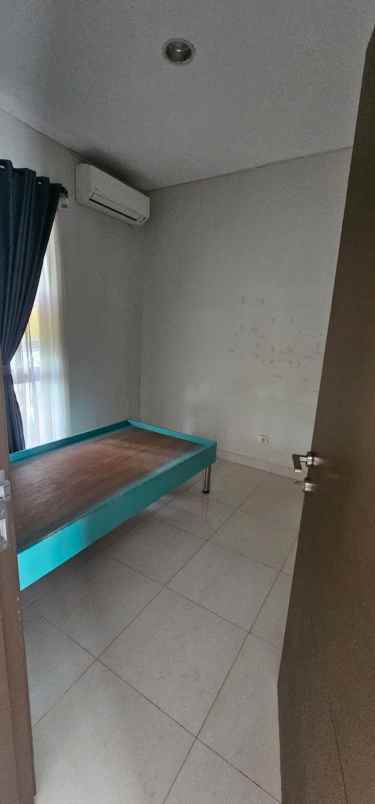 dijual rumah nusa loka bsd