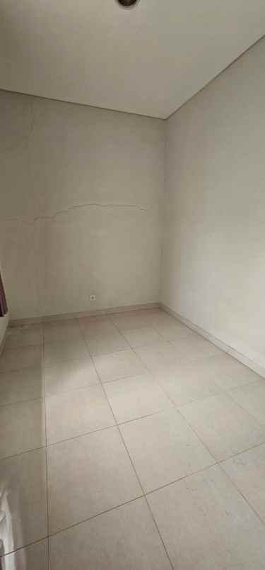 dijual rumah nusa loka bsd