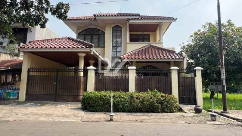 dijual rumah nusa loka bsd